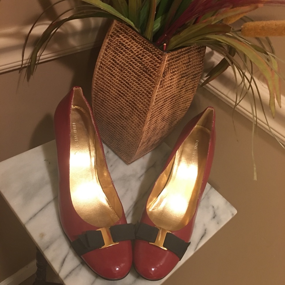 New Nine West Red Paten Leather Pump Size12